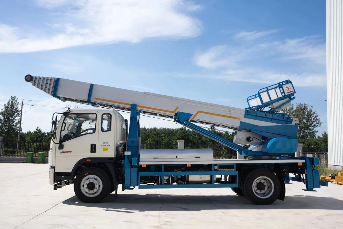 衢州云梯上料车租赁费用